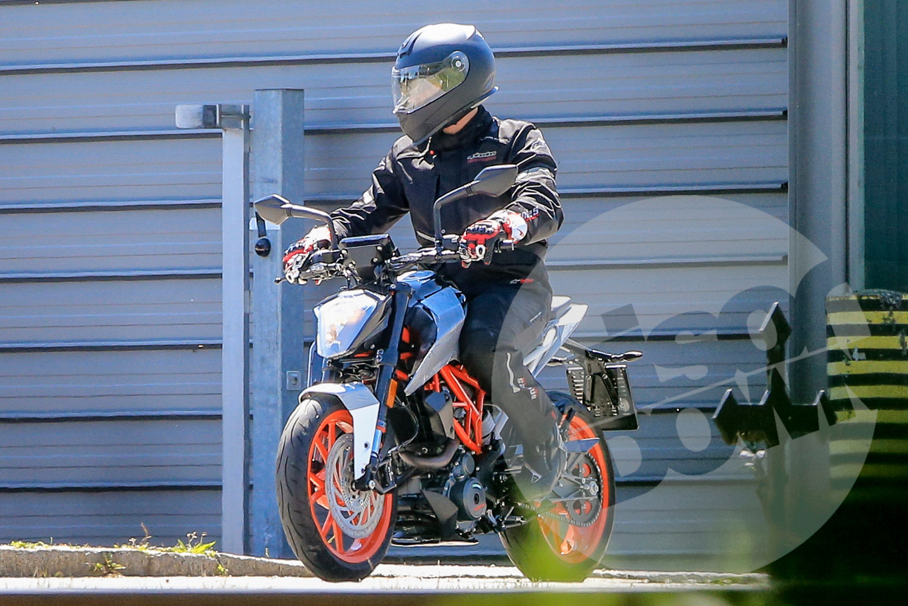 ktm duke racing