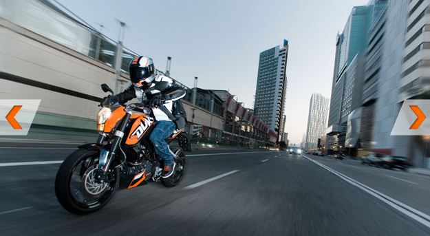 KTM Duke 200 in Motion