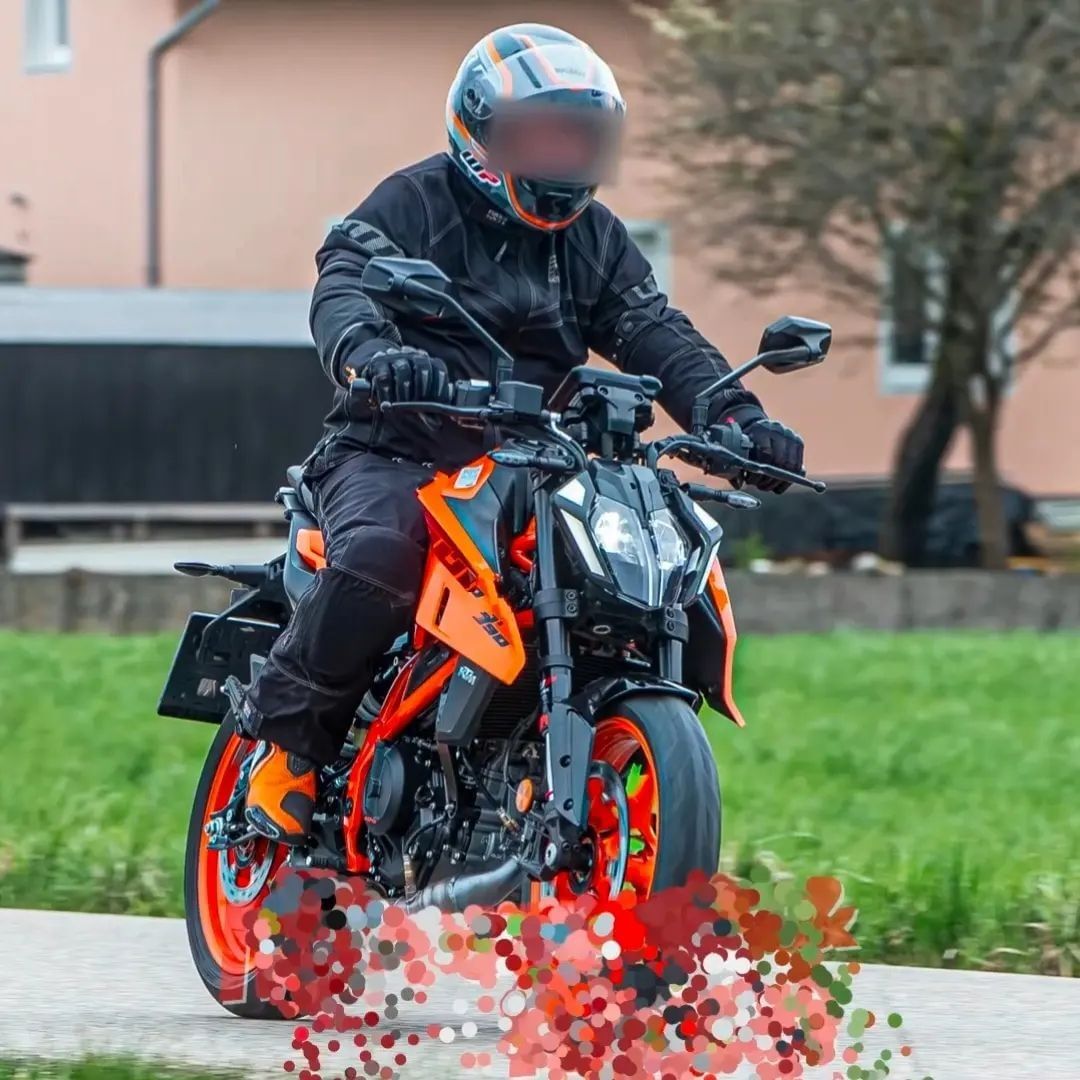 2024 KTM Duke 390 Orange Colour Spotted - Looks Like 1290 Super Duke ...