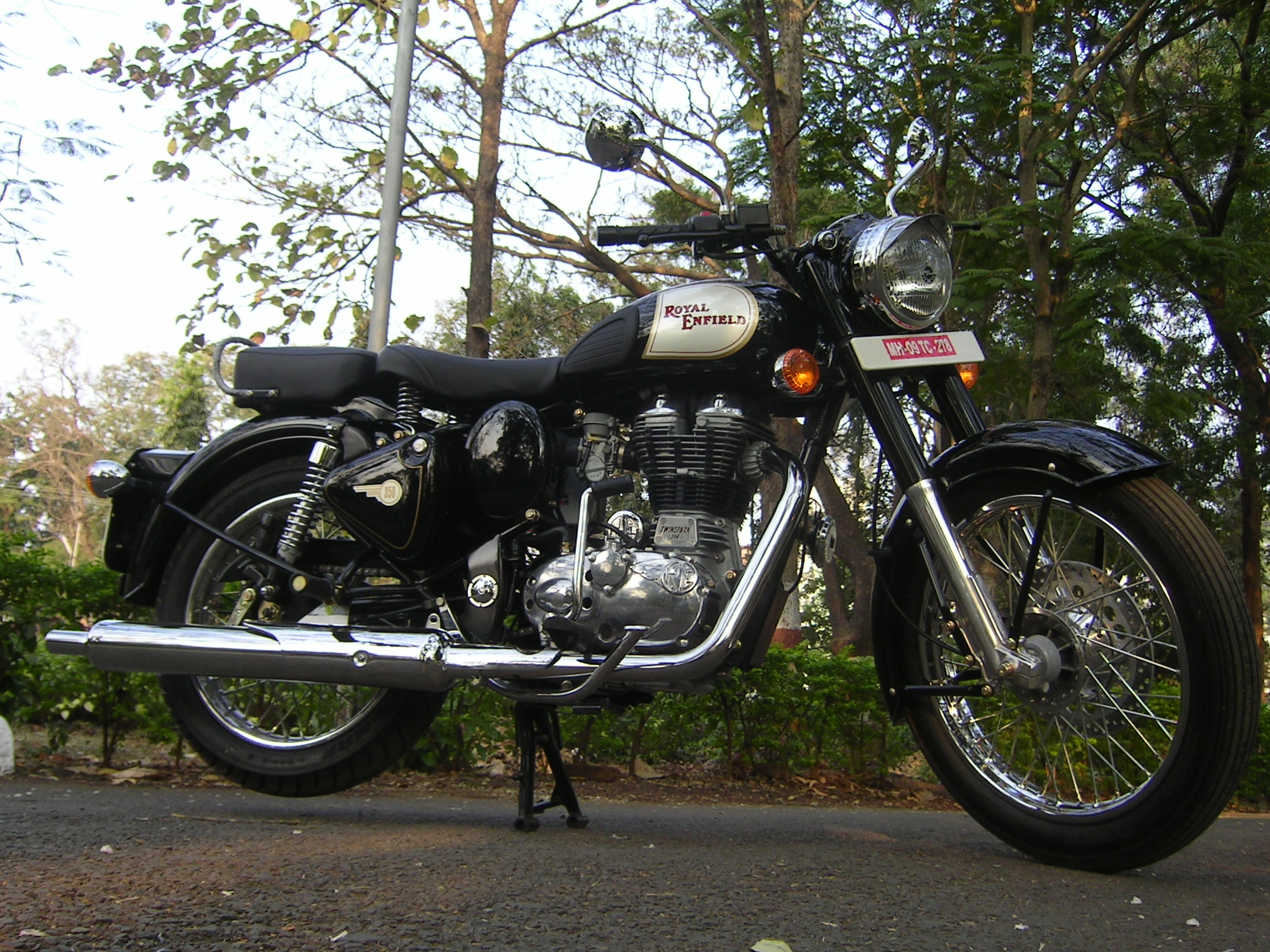 Bullet 350 Showing Bullet 350 170513 4 jpg