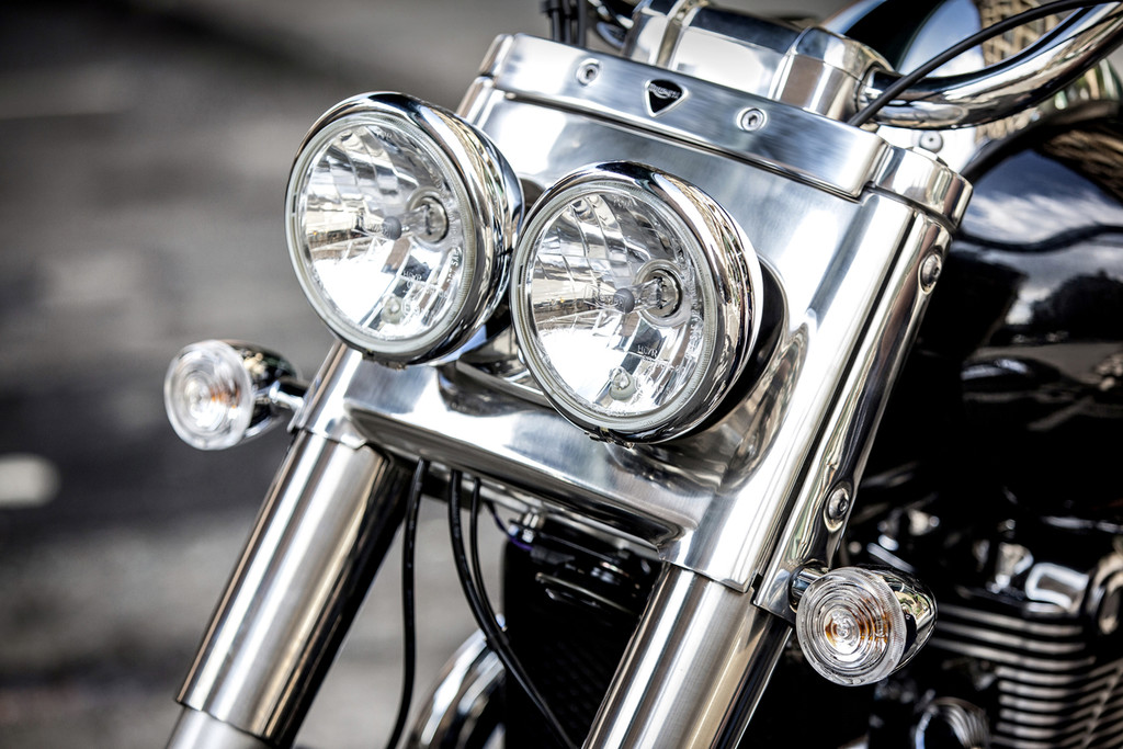 Motorrad Vergleich Triumph Thunderbird Commander 2014 Vs. Harley