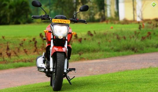 Yamaha FZ16 Front View