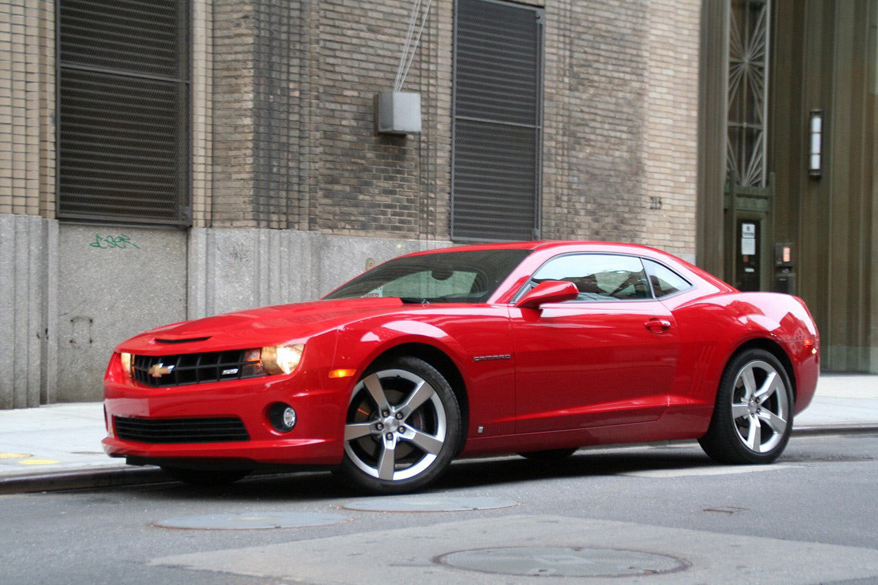 Chevrolet Camaro SS красный 2010