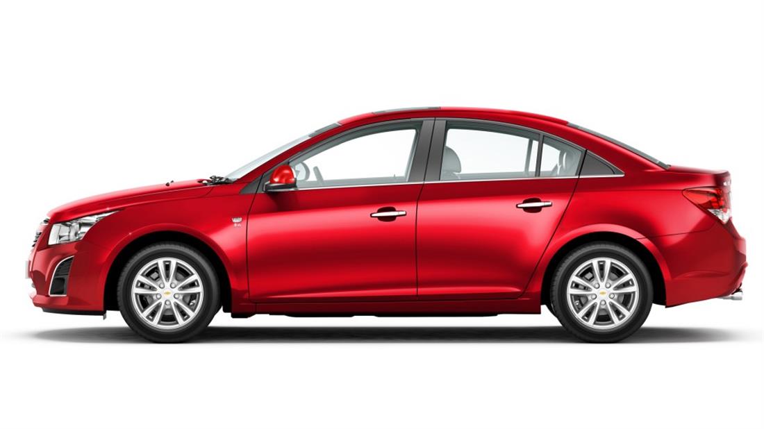 Chevrolet Cruze 2012 сбоку седан