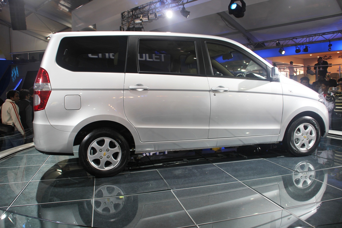 Chevrolet MPV Concept - Showing Chevrolet_MPV_Concept_Live_3.JPG