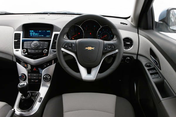 Cruze - Showing chevrolet_cuze_ltz_official_21.jpg