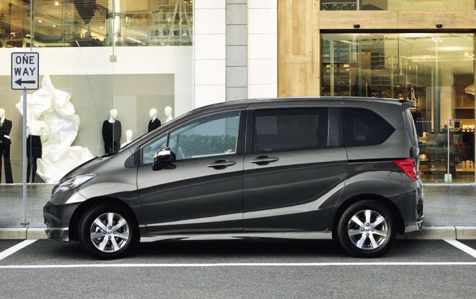 Honda freed black tourer