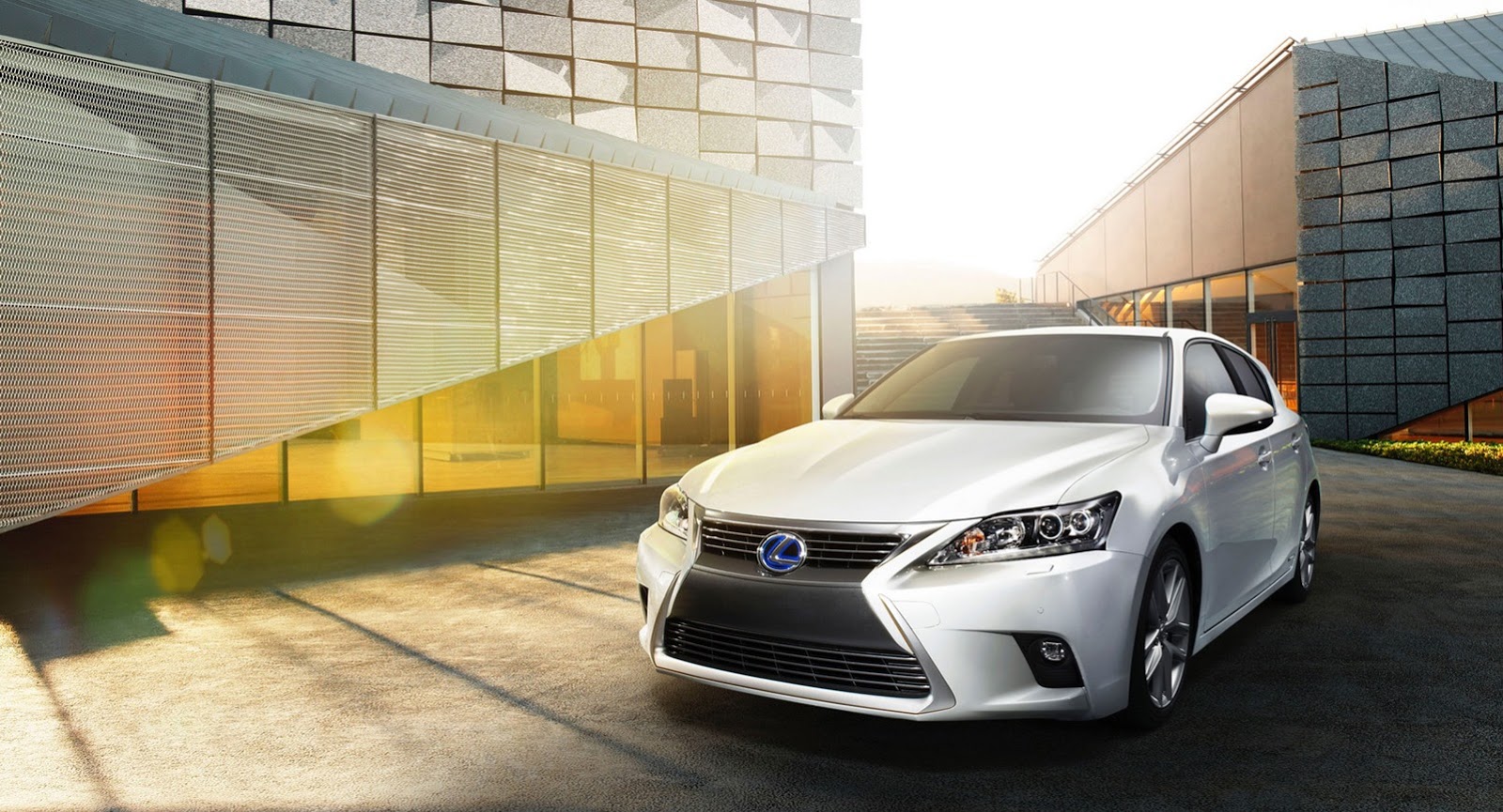 Official Image of 2014 Lexus CT200h