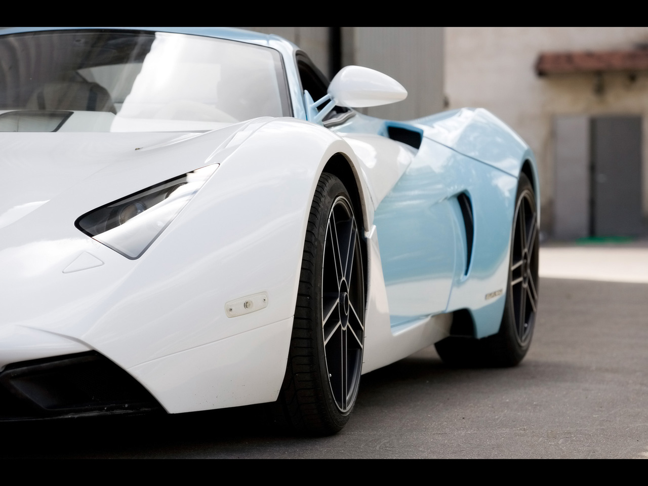 2010 Marussia B1 - Showing 2010_Marussia_B1_6.jpg