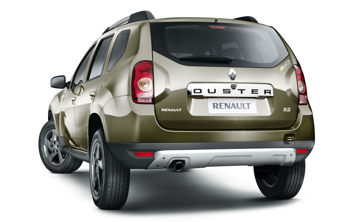 Renault Duster 3-Quarter Rear 'Metallic Woodland Brown'