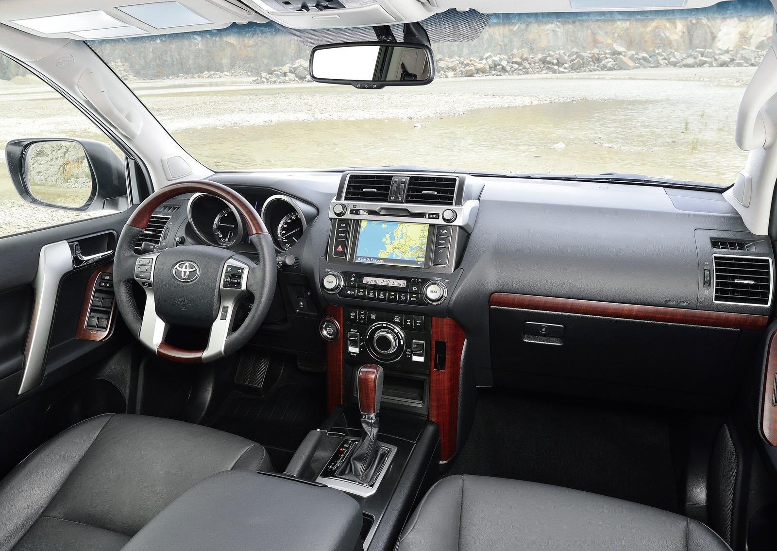 2014 Toyota Land Cruiser Prado Interior